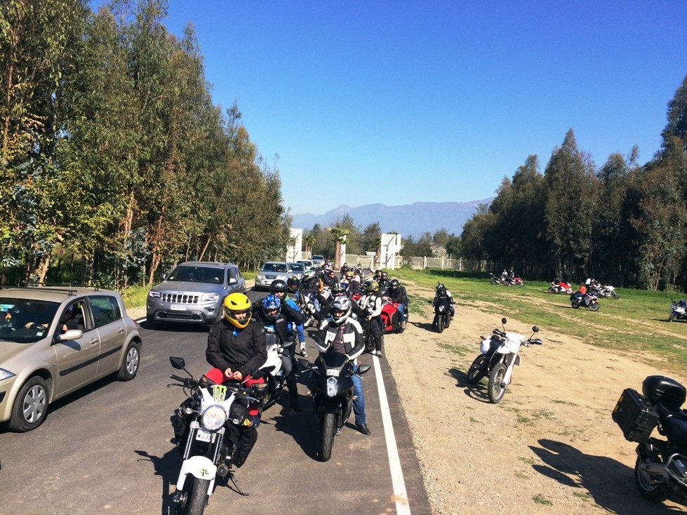 Grupo de riders de Hyosung presentes en 5ta Fecha del Campeonato Chileno de Velocidad 