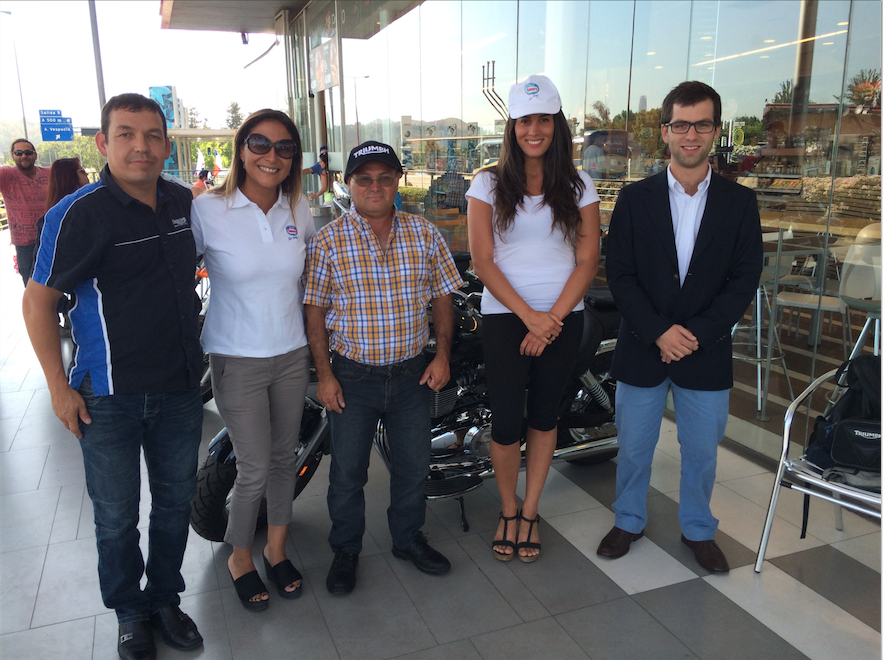 Finaliza campaña La Ruta Savory con tres ganadores de una Triumph America 