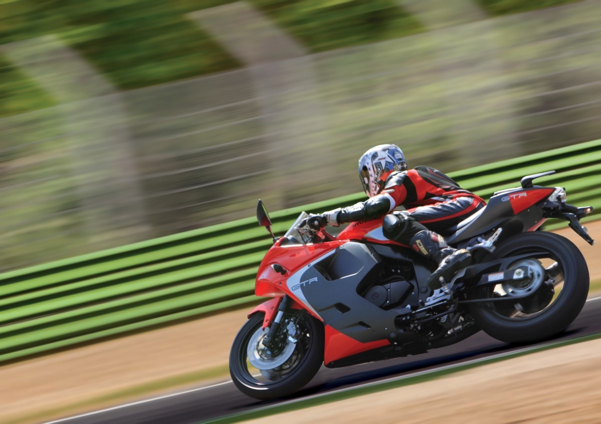 Hyosung presenta sus nuevos modelos GT 250RI y GD 250N