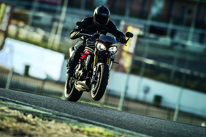 TRIUMPH MOTORCYCLES PRESENTA EN CHILE NUEVA LÍNEA DE MOTOCICLETAS